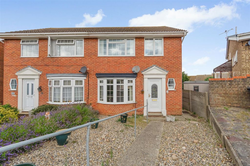 Property photo 1 of 19 Linnet Avenue, Whitstable