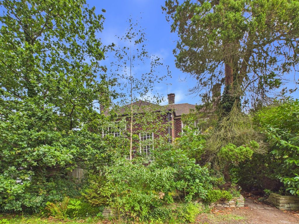 Property photo 2 of 8