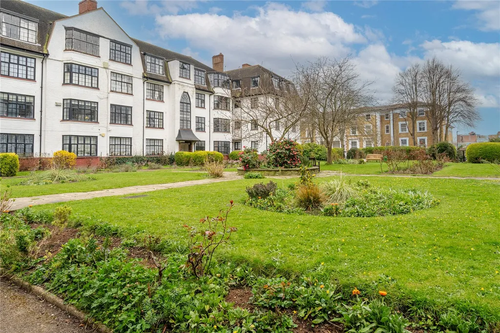 Apartment in London, Streatham - More