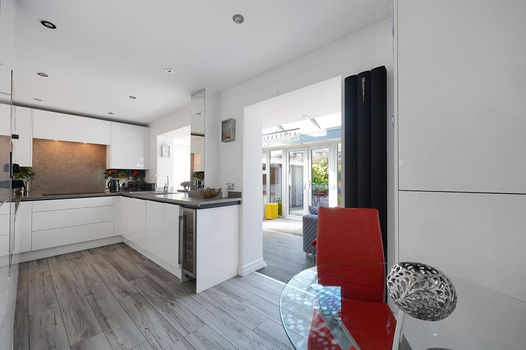 Property photo 2 of 20 4965276