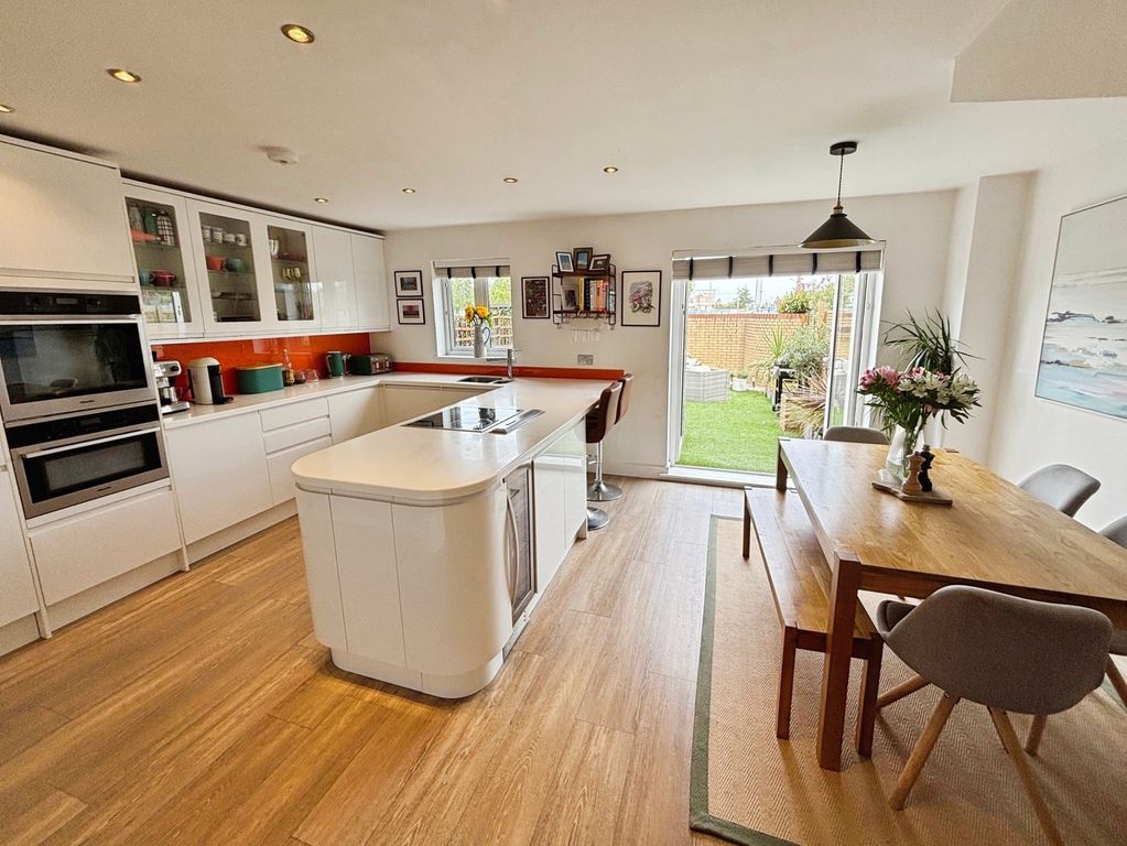 Property photo 2 of 16 Pbox-Img.Jpg