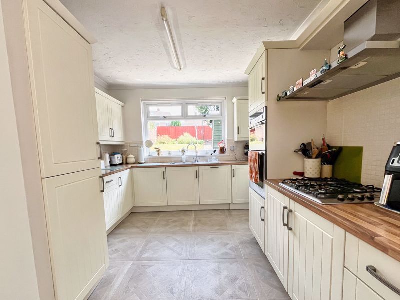 Property photo 2 of 45 Photo 26