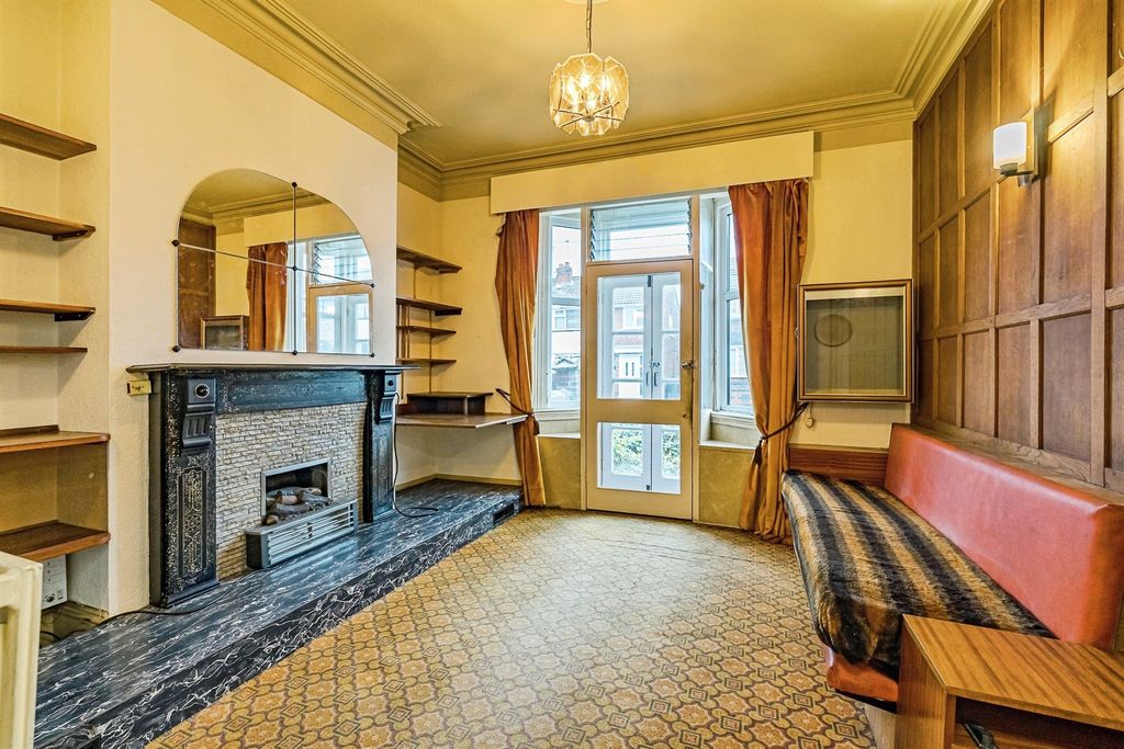 Property photo 2 of 19