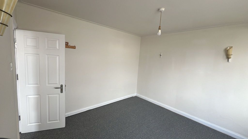 Property photo 3 of 3