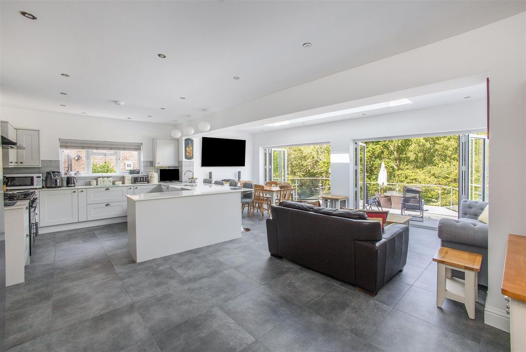 Property photo 2 of 33 Untitled-10.Jpg