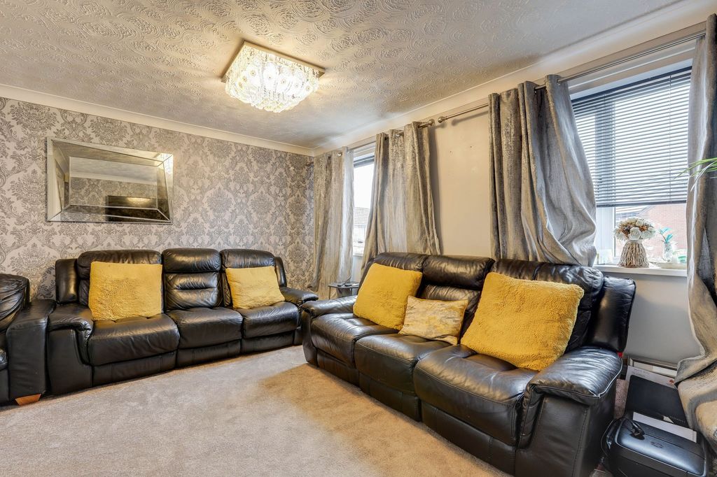 Property photo 3 of 21