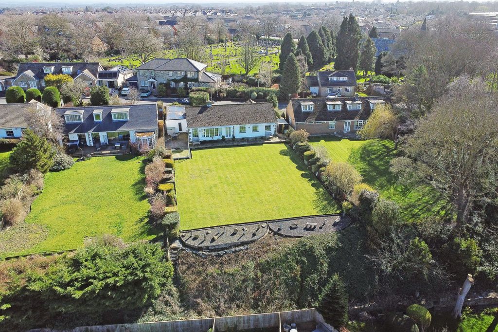 Property photo 2 of 13