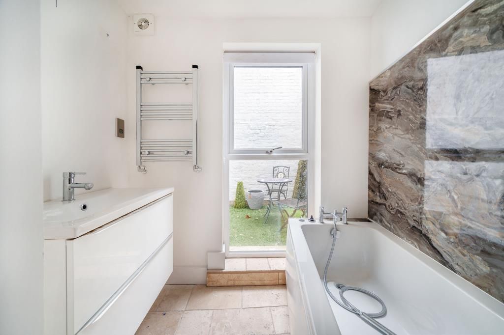 Property photo 3 of 12 Bathroom