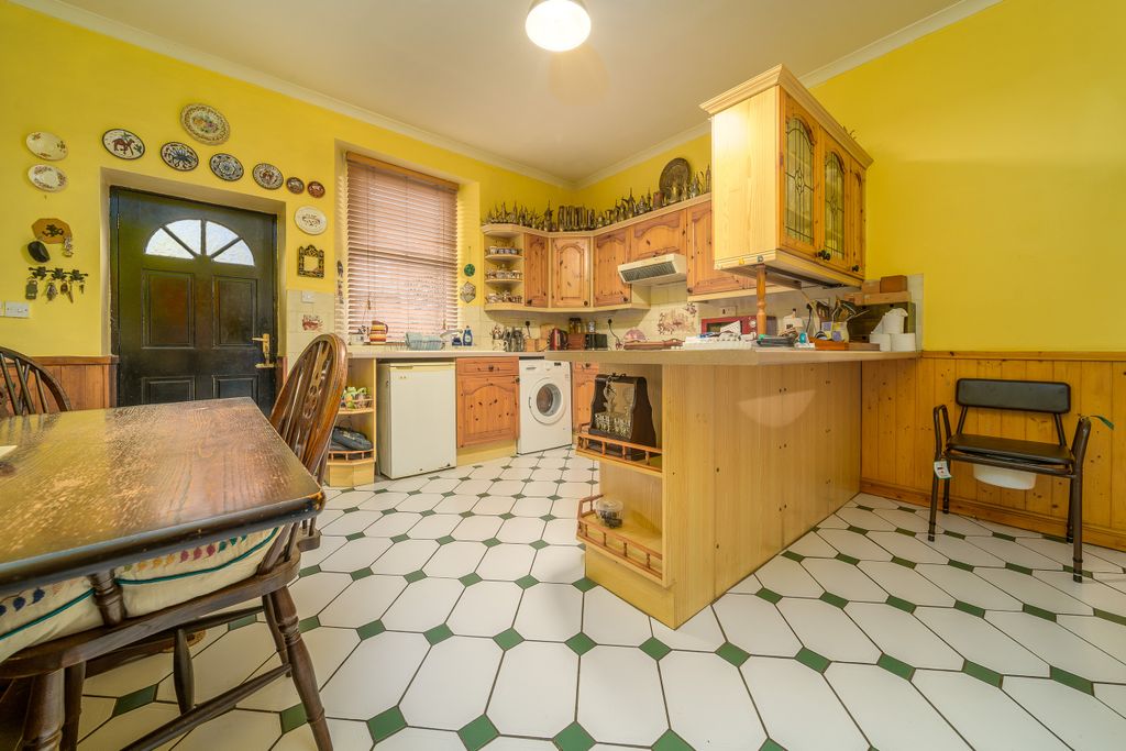 Property photo 3 of 21 Kitchen-1