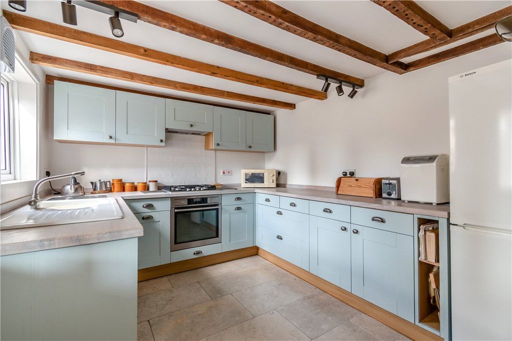 Property photo 2 of 12 Kitchen