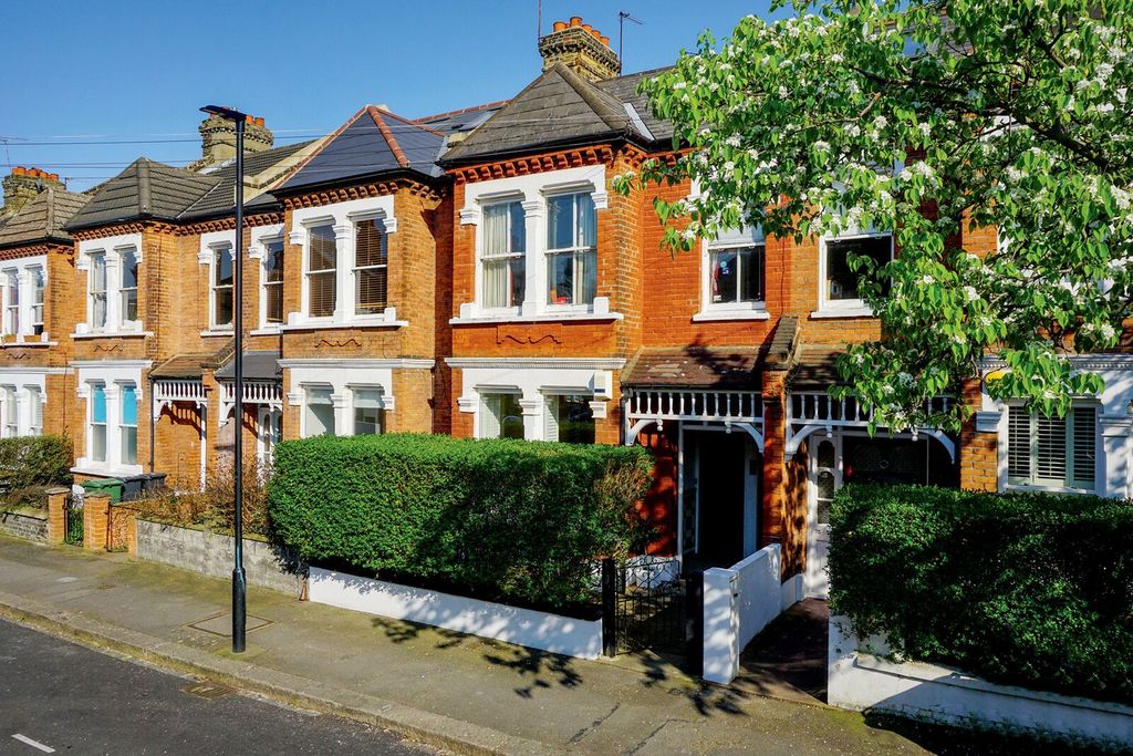 Property photo 1 of 8
