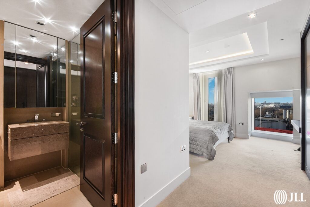 Property photo 3 of 17 Trinity House