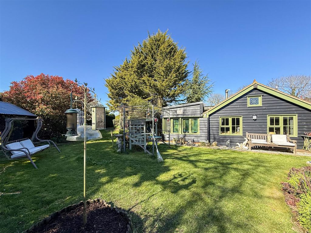 Property photo 2 of 33 Back