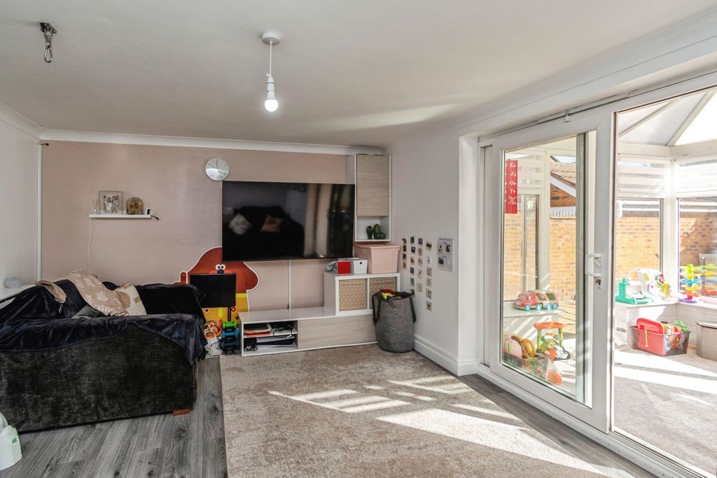 Property photo 3 of 20 Pbox-Img.Jpg