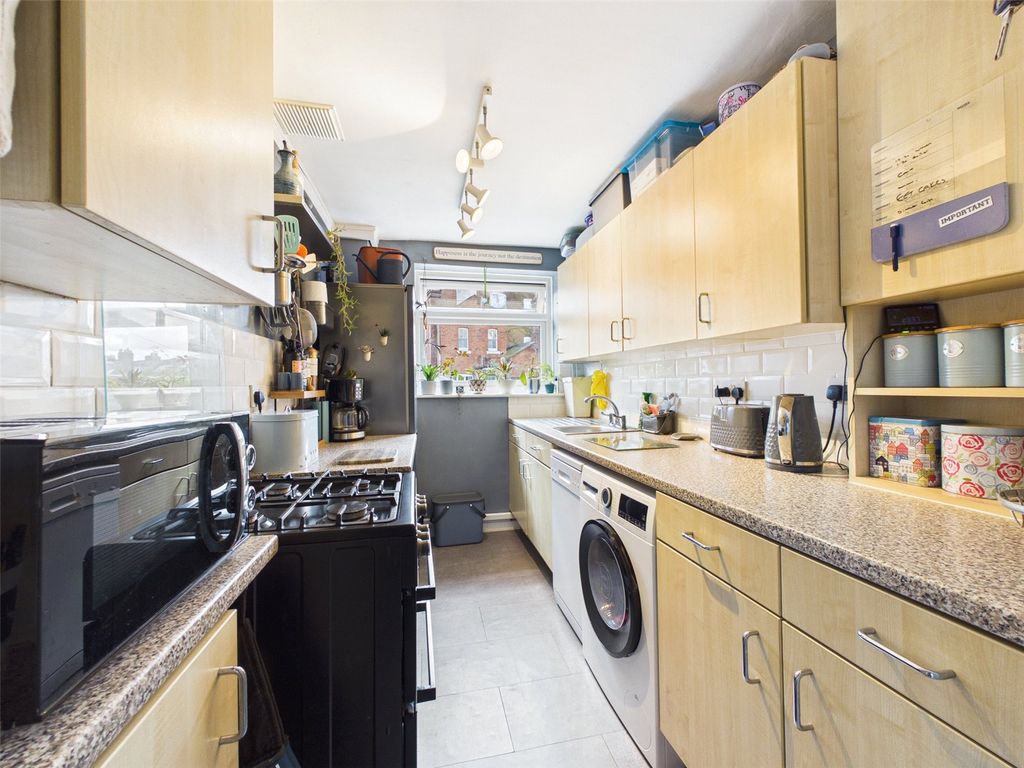 Property photo 3 of 18 Picture No. 15