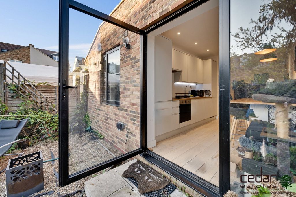 Property photo 3 of 20