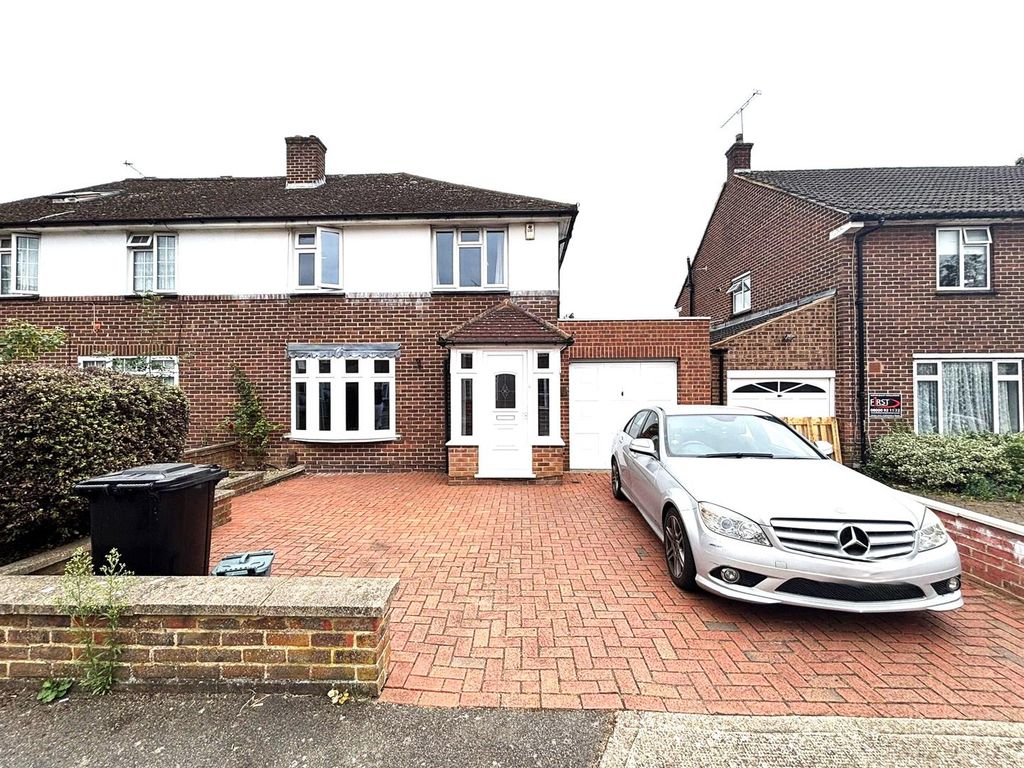 Property photo 1 of 12 External