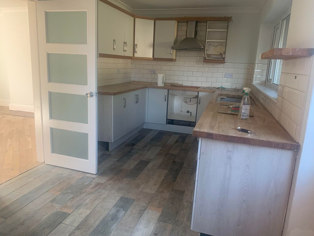 Property photo 2 of 4 Kitchen