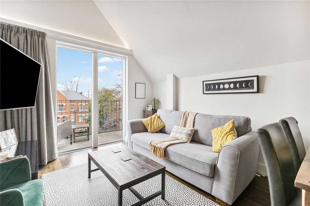 Property photo 3 of 8