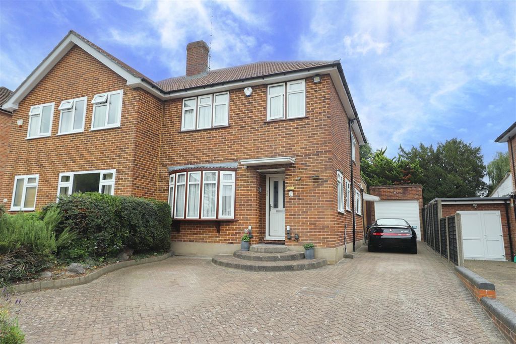 Property photo 1 of 12 External