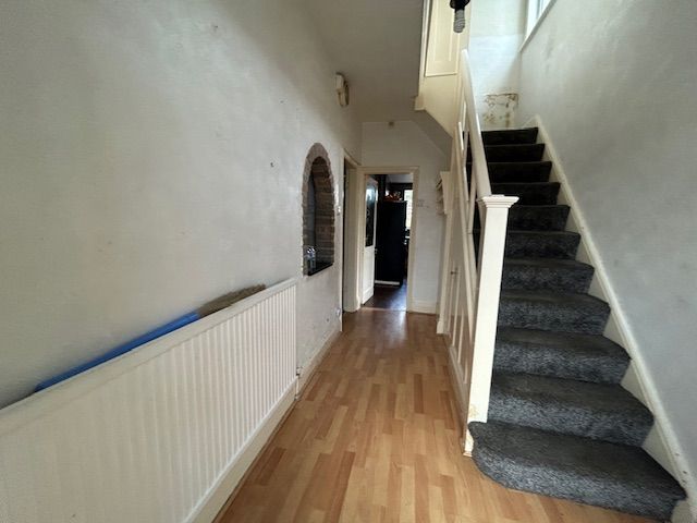 Property photo 2 of 25