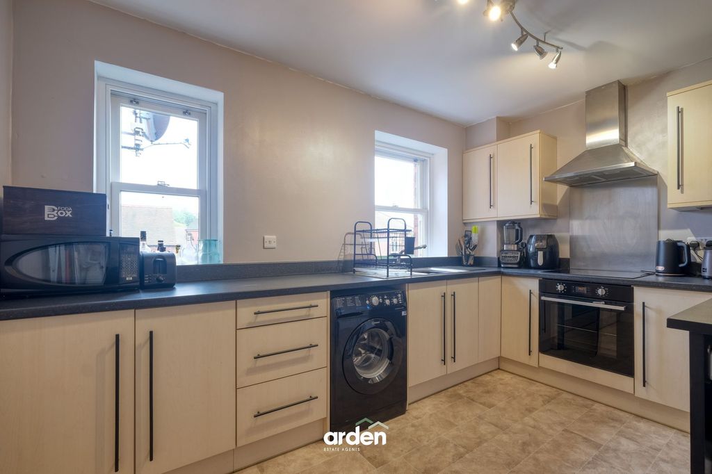Property photo 2 of 18
