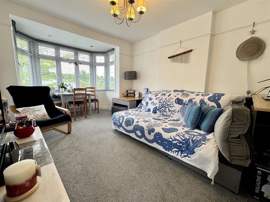 Property photo 2 of 14 99d6Fd60-02d5-4d83-8Fc7-d32F5c04Cdfb.Jpg