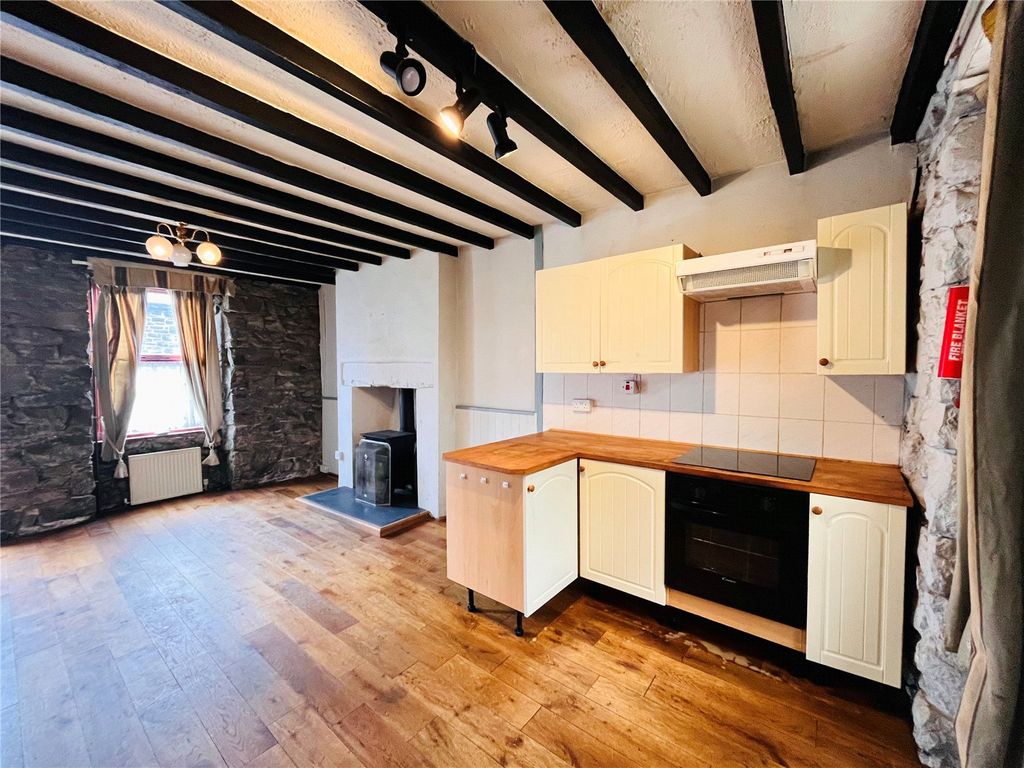 Property photo 2 of 19 Picture No. 33