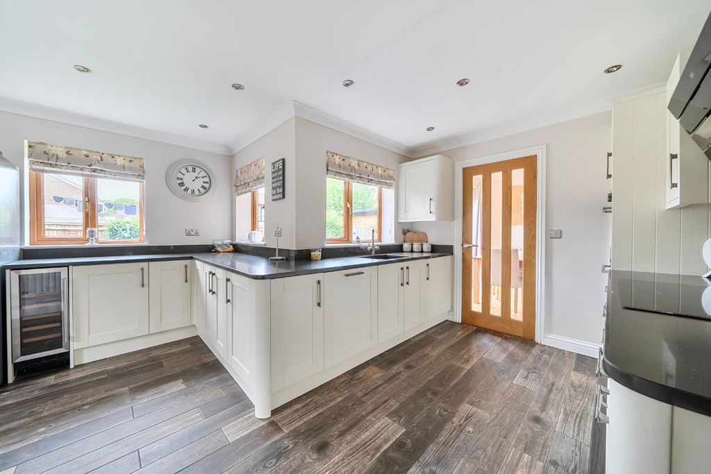 Property photo 3 of 17 1-6A3474649809F-1472443-9-6A34108462Da4-1.Jpg