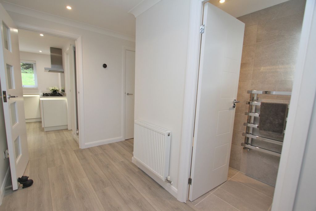 Additional image 17 of 4 bed detached house for saleLincoln Close, Eastbourne BN20