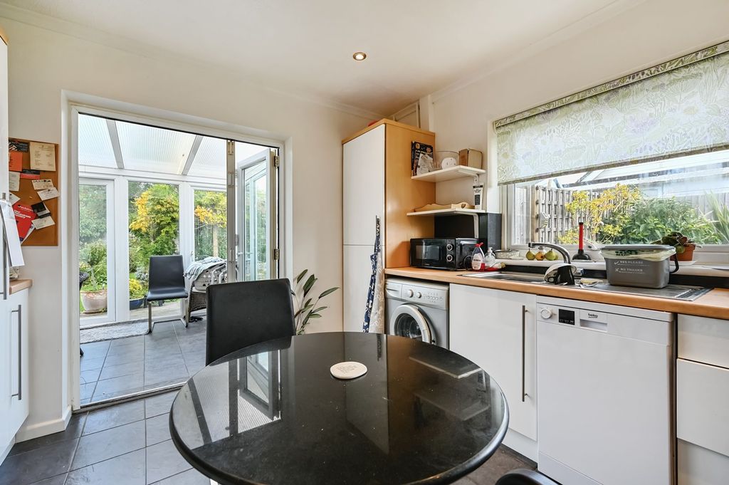 Property photo 3 of 27