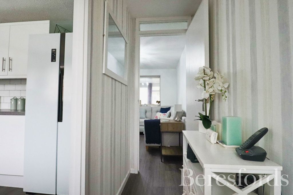 Property photo 3 of 14 Picture 3