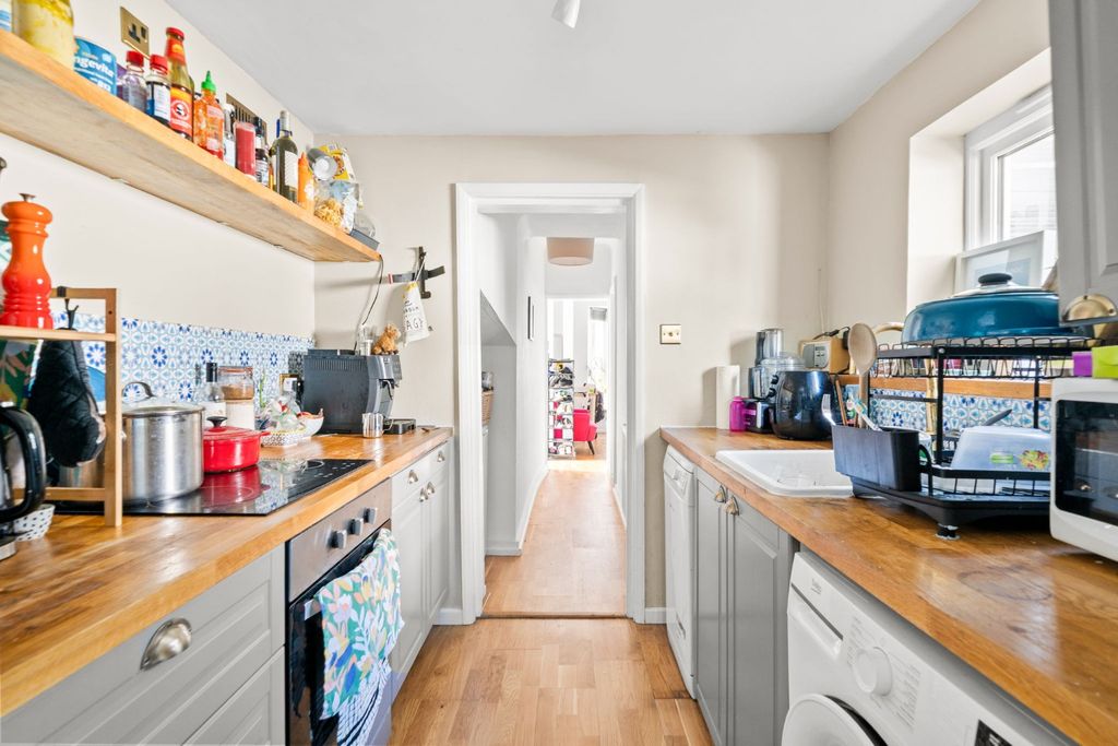 Property photo 3 of 17 4393525