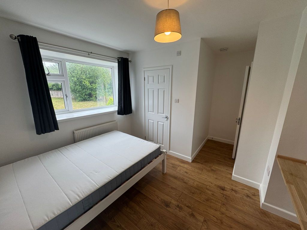 Property photo 1 of 11 Cover