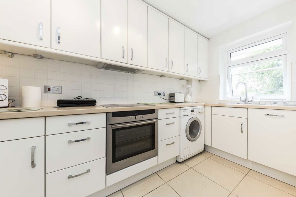 Property photo 3 of 7