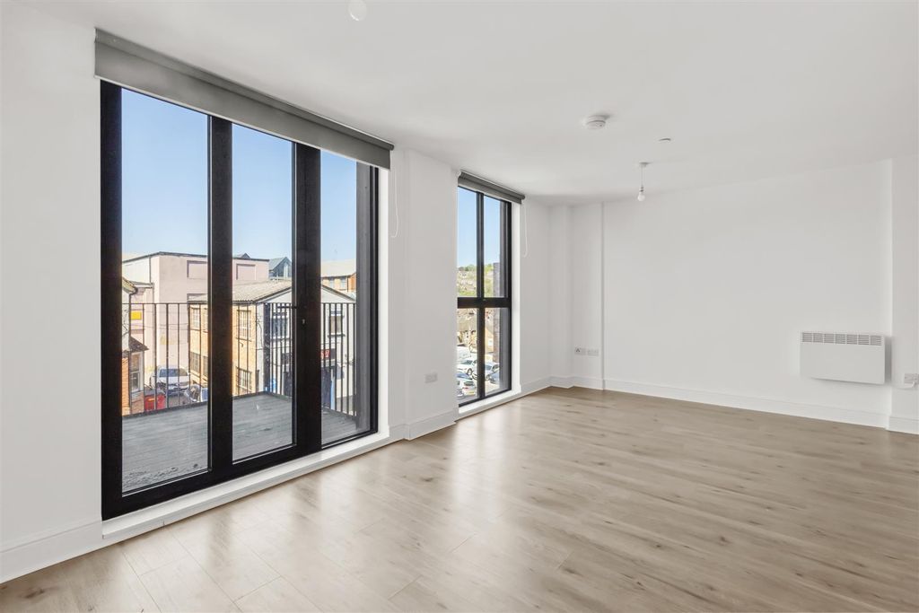 Property photo 3 of 8 Living Area