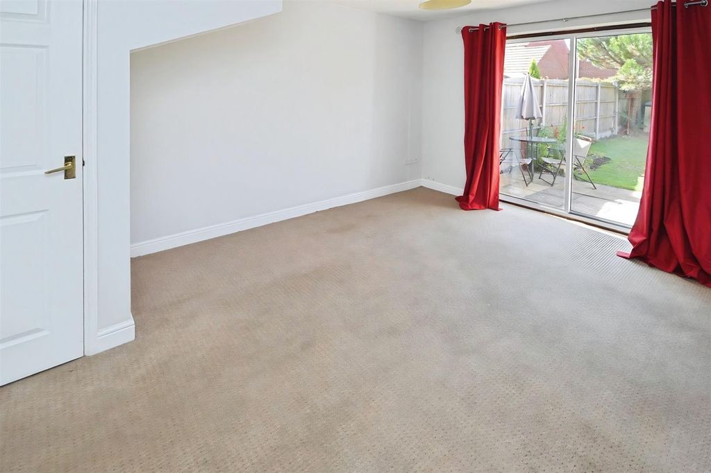 Property photo 3 of 8 2B97E04A-4.Jpg