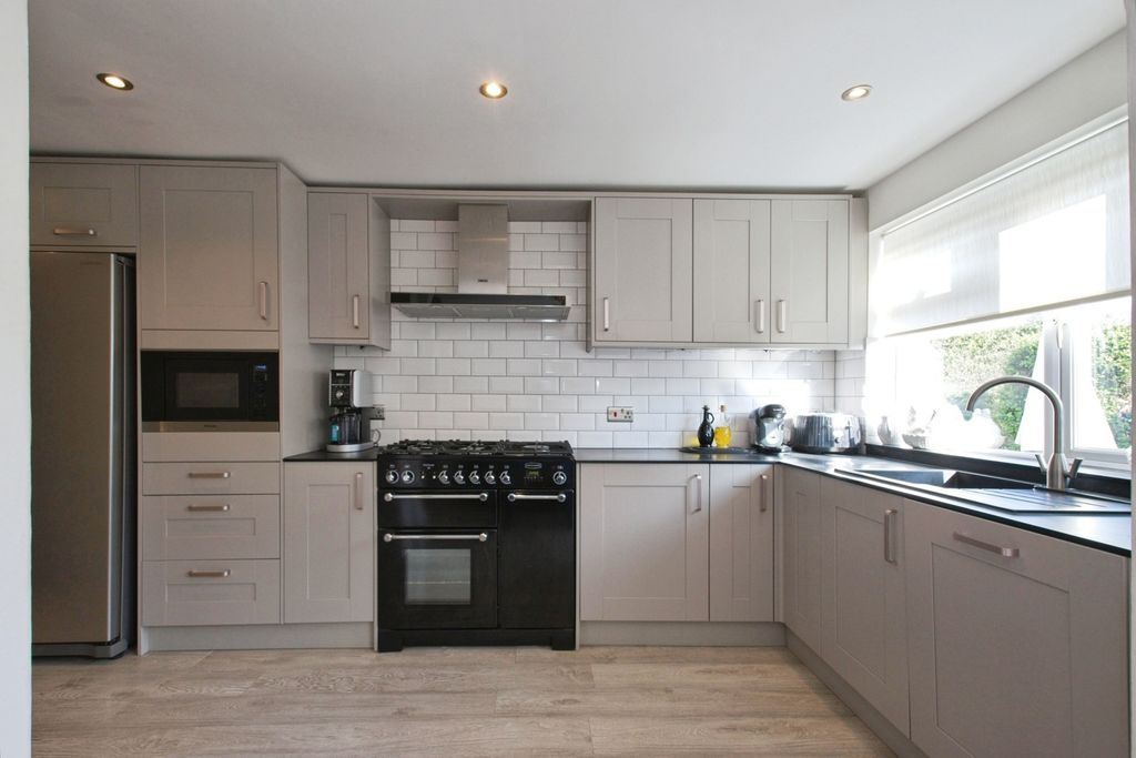 Property photo 2 of 20 Pbox-Img.Jpg