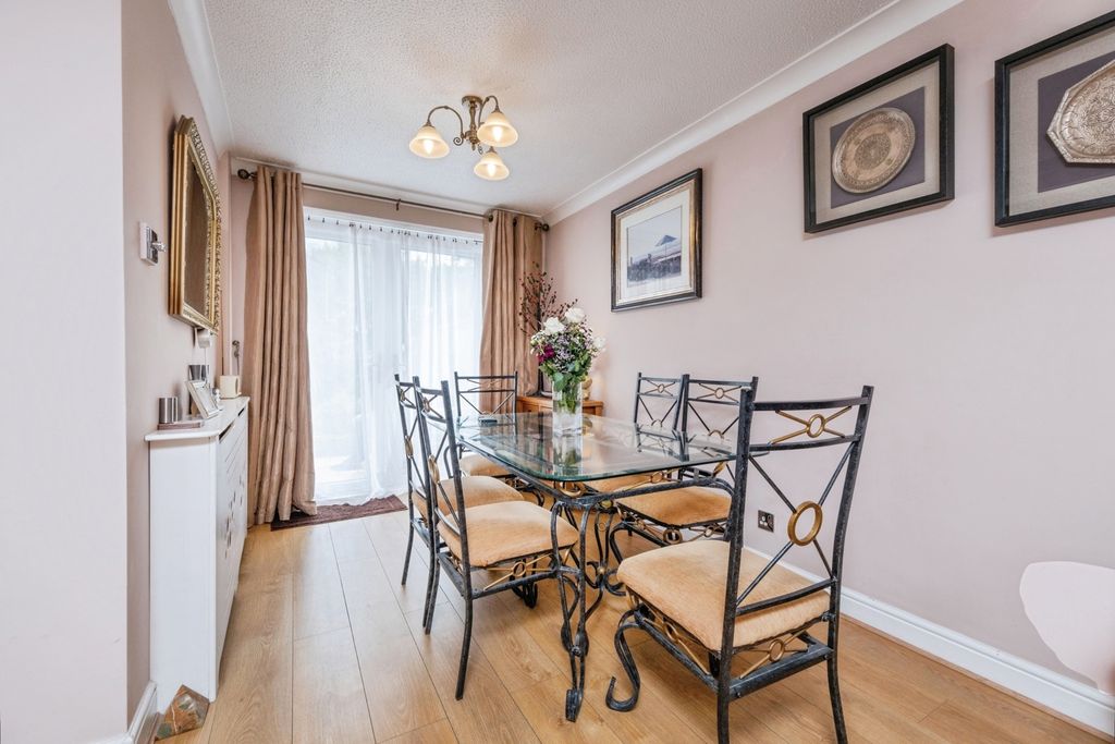 Property photo 3 of 19 Pbox-Img.Jpg