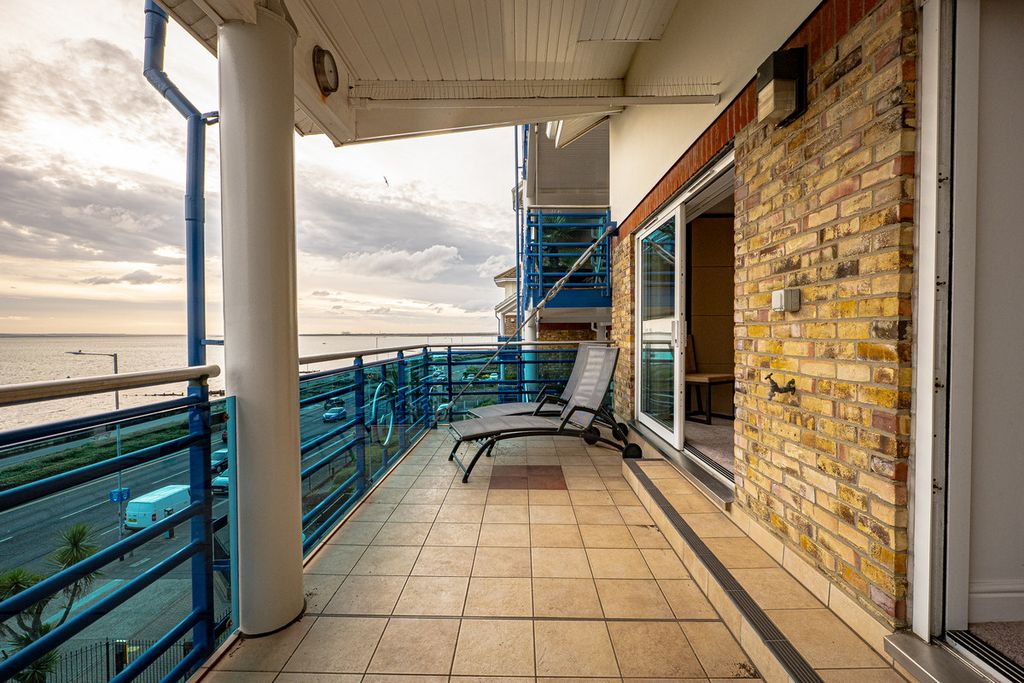 Property photo 3 of 29