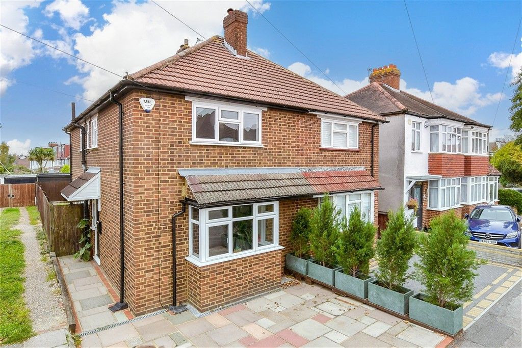 Property photo 1 of 16 External (Web)