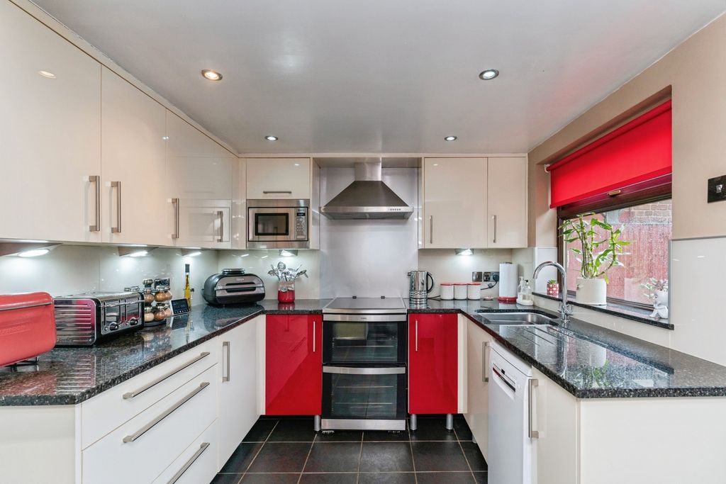 Property photo 2 of 22 Pbox-Img.Jpg