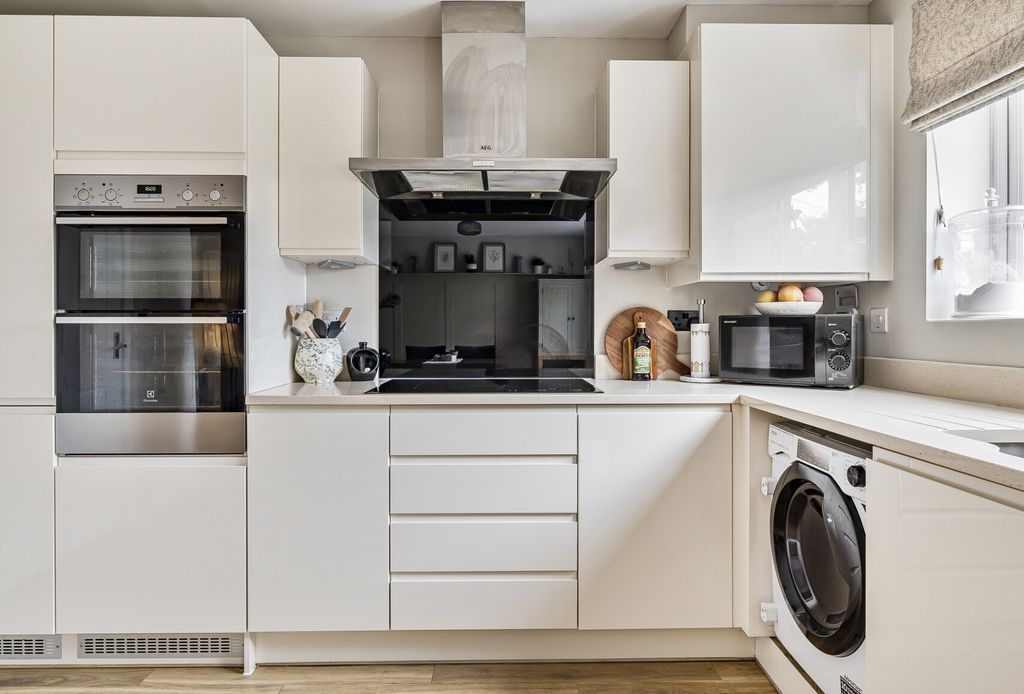 Property photo 3 of 22 1325039-13-6877d1...
