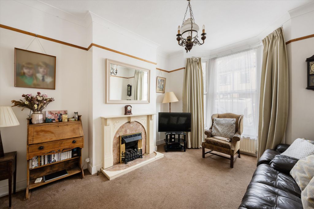 Property photo 2 of 11 Image