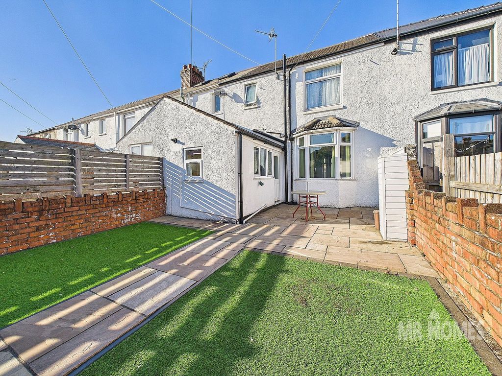 Property photo 2 of 33