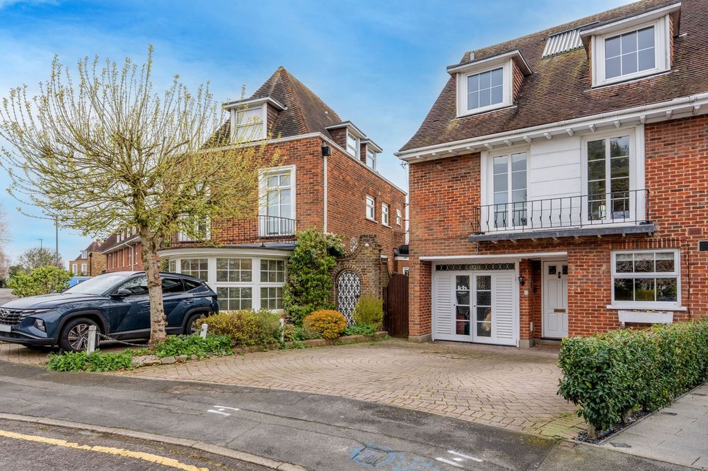 Additional image 23 of 4 bed end terrace house for saleTheydon Grove, Epping CM16