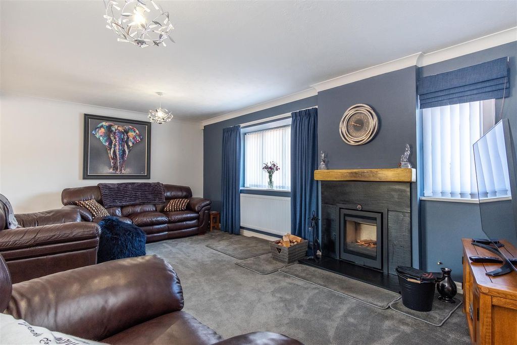 Property photo 3 of 38 Lounge/Dining Room