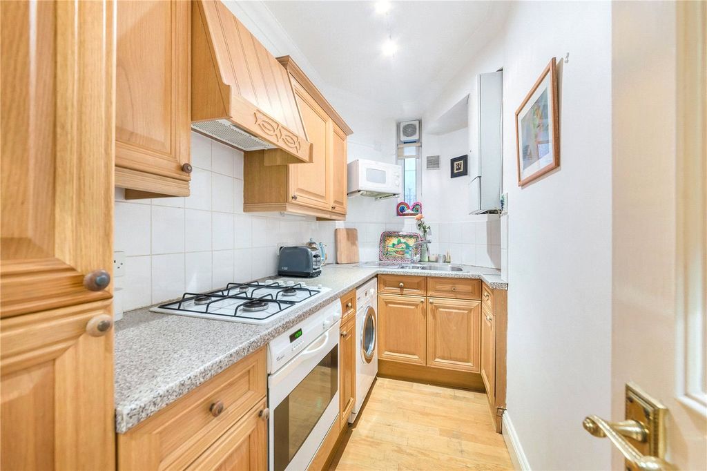 Property photo 3 of 8 Picture No. 06