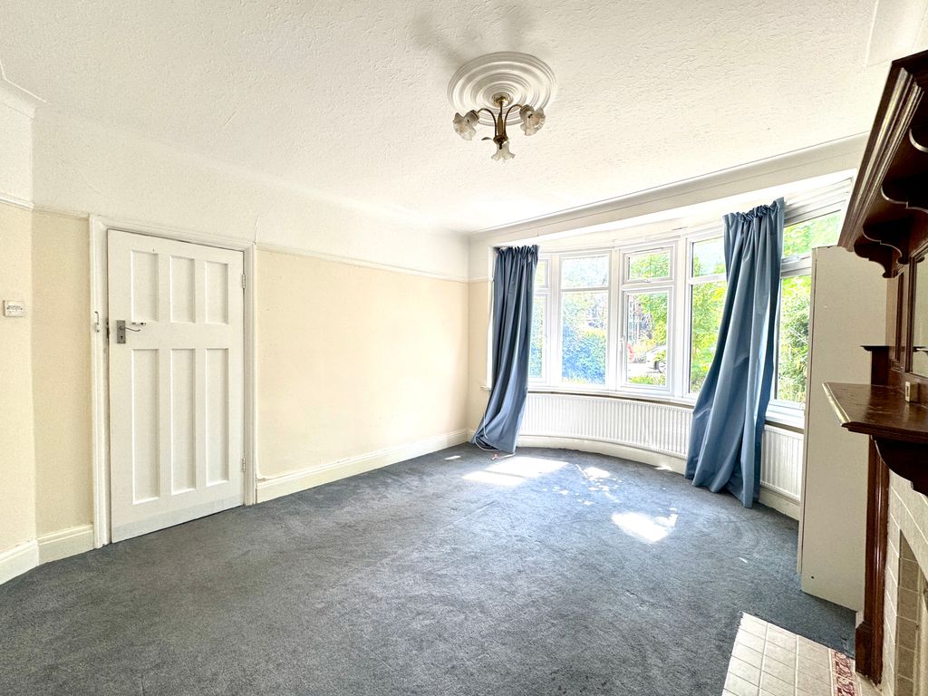 Property photo 3 of 25