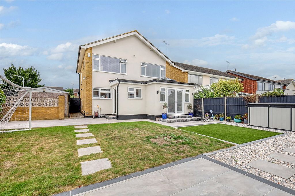 Property photo 2 of 16 Picture No. 17